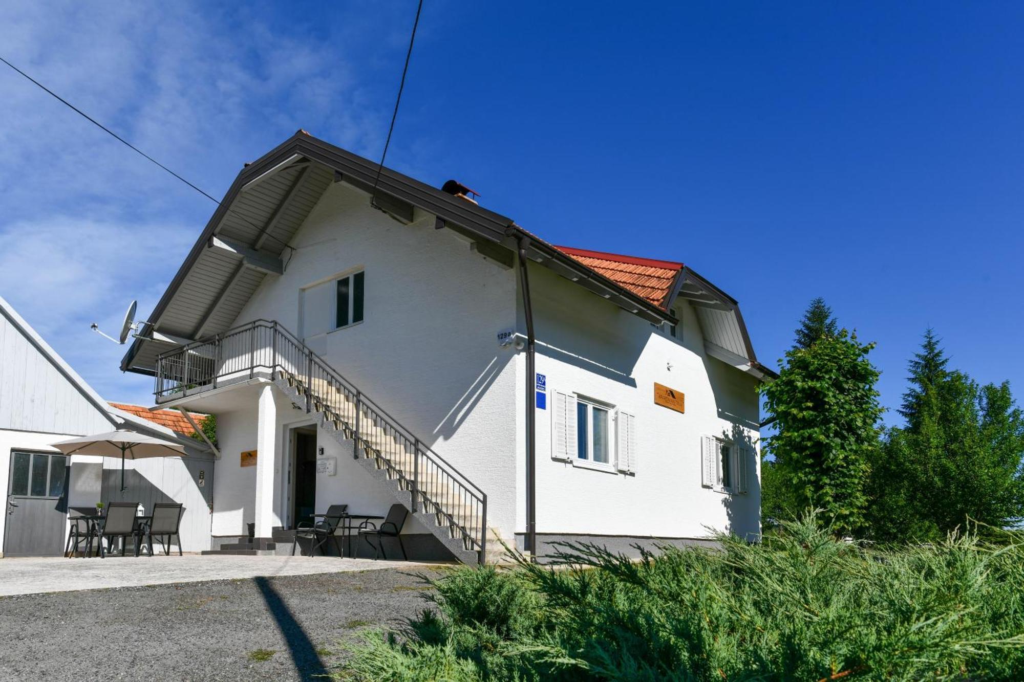 Apartman Tina Rakovica Exterior foto